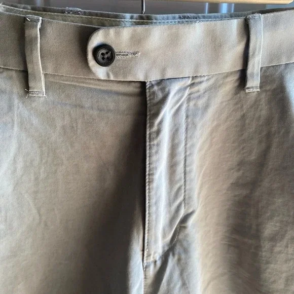 MARKS AND SPENCER Stormwear Pale Green Chino Shorts size 36In Mens Summer - Picture 2 of 10